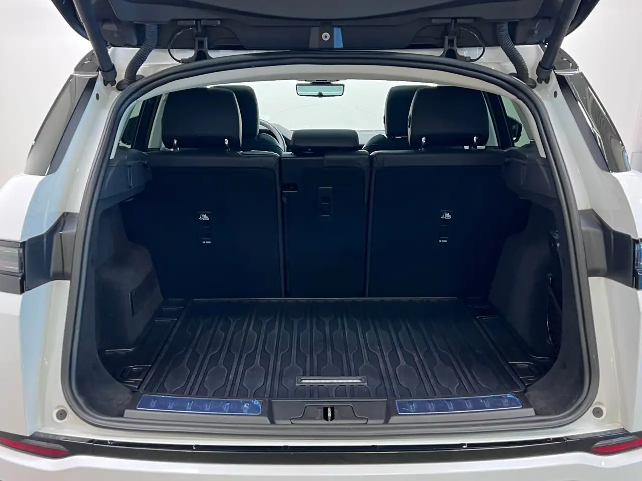 Land Rover Range Rover Evoque photo Land Rover Range Rover Evoque