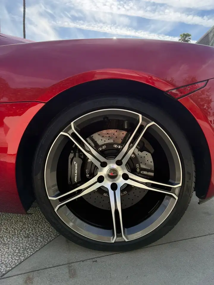 McLaren 650S снимка McLaren 650S