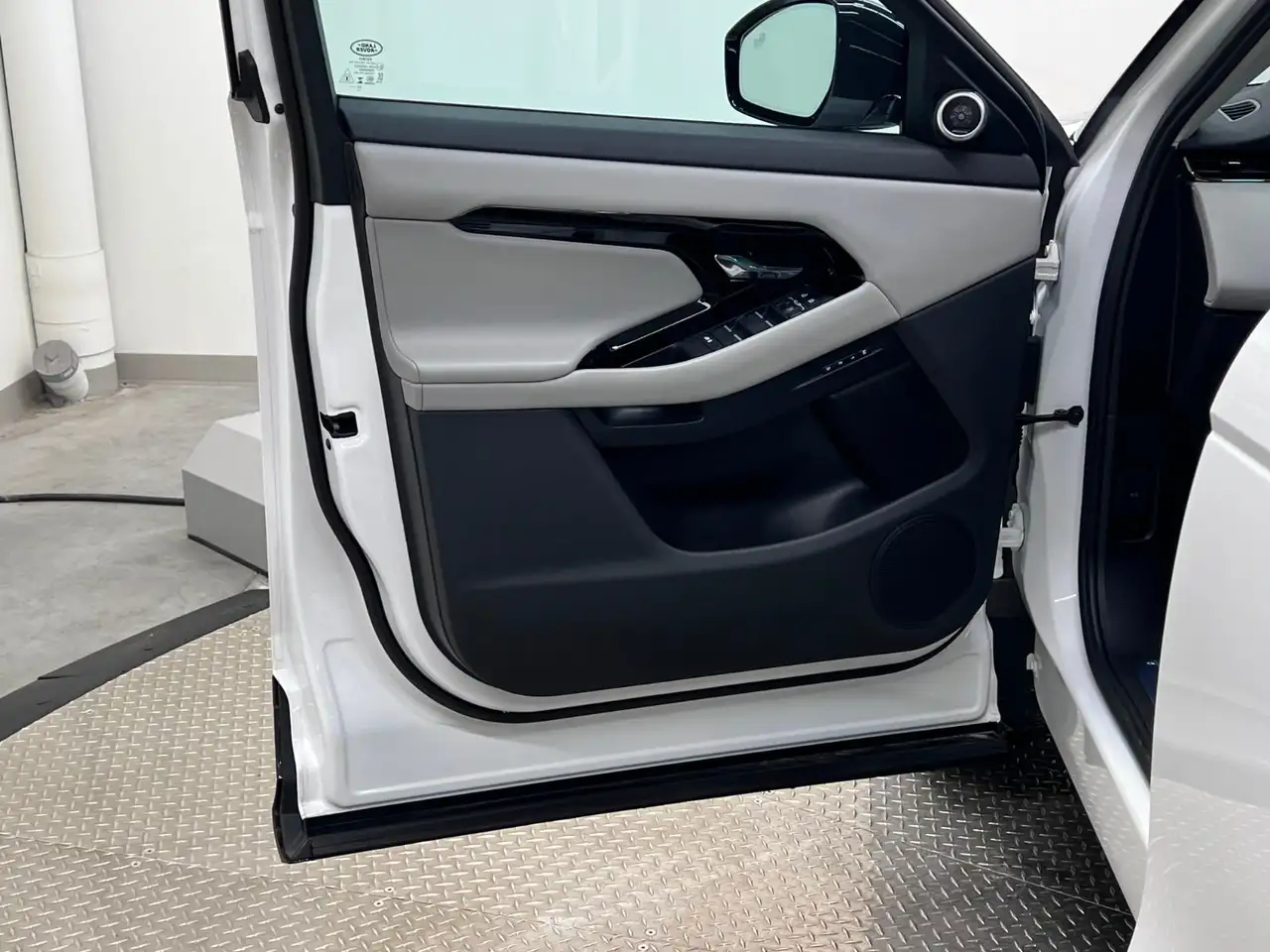 Land Rover Range Rover Evoque photo Land Rover Range Rover Evoque