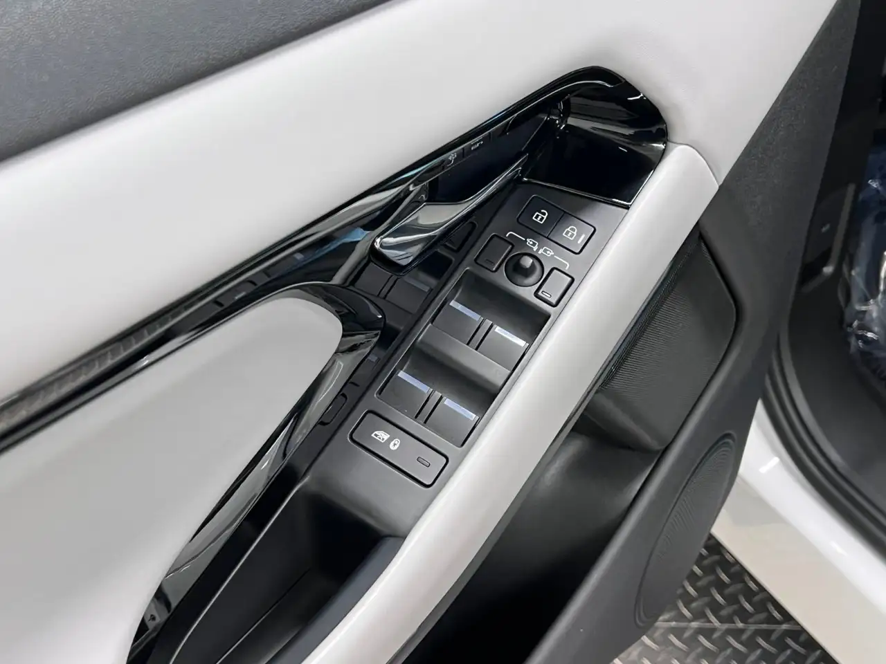 Land Rover Range Rover Evoque photo Land Rover Range Rover Evoque