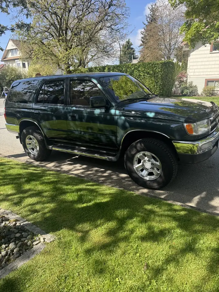 Toyota 4-Runner снимка Toyota 4-Runner