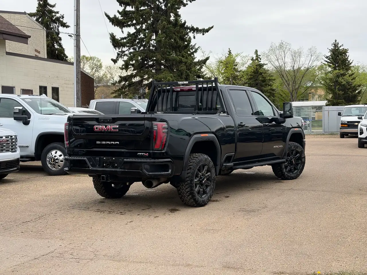 GMC Sierra 3500HD снимка GMC Sierra 3500HD