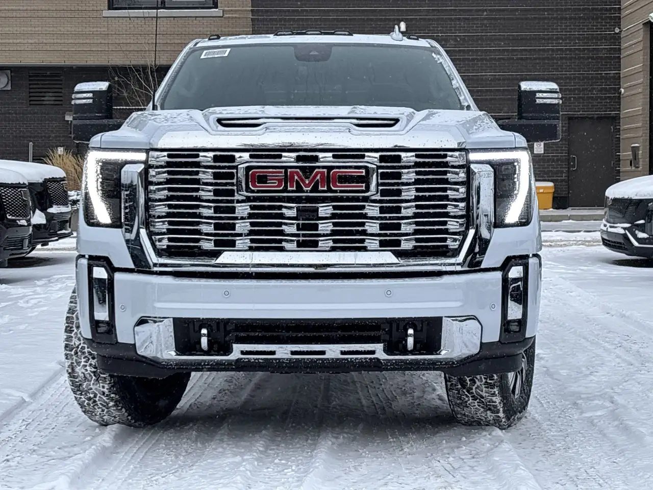 GMC Sierra 3500HD снимка GMC Sierra 3500HD
