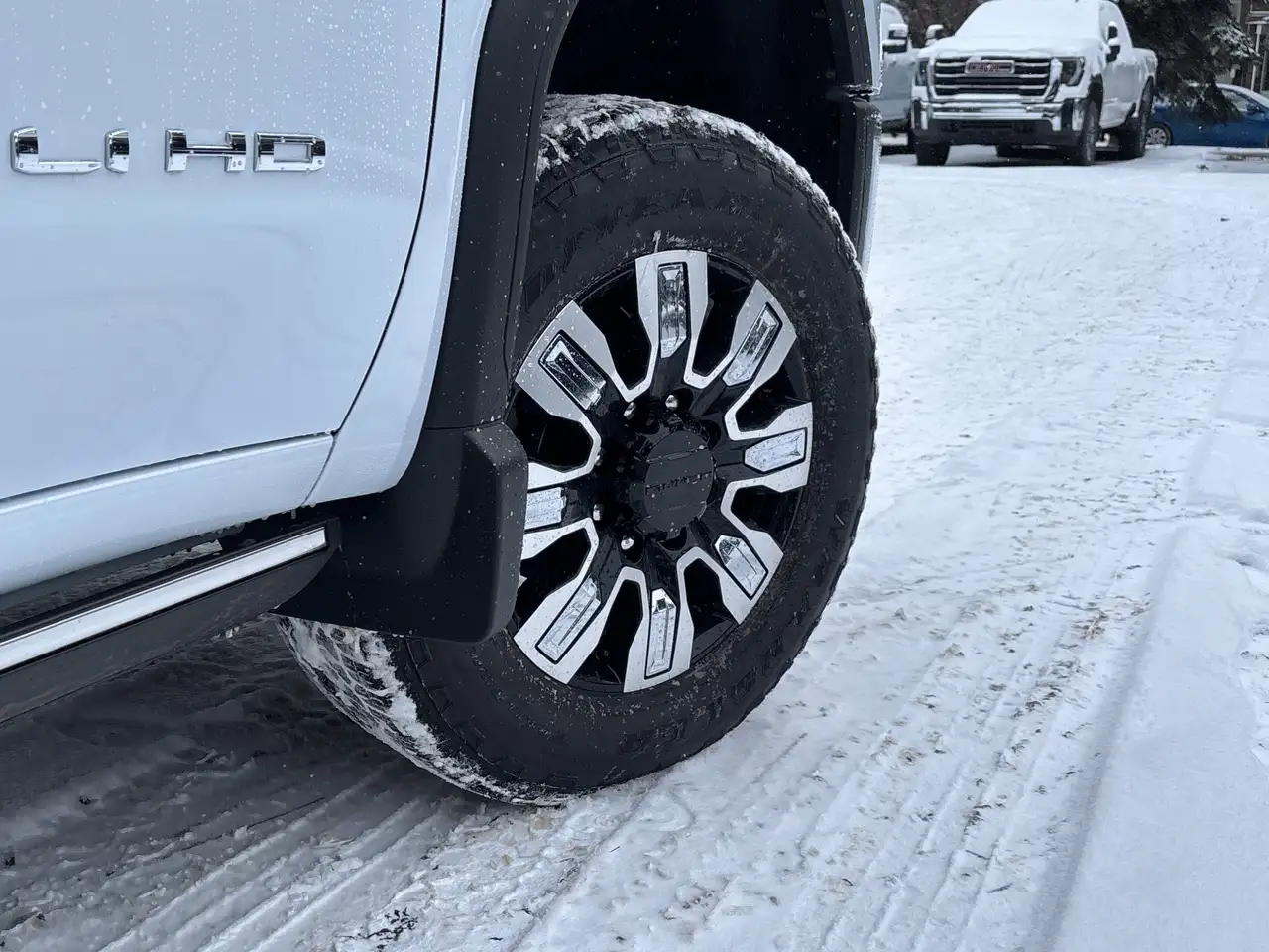 GMC Sierra 3500HD снимка GMC Sierra 3500HD