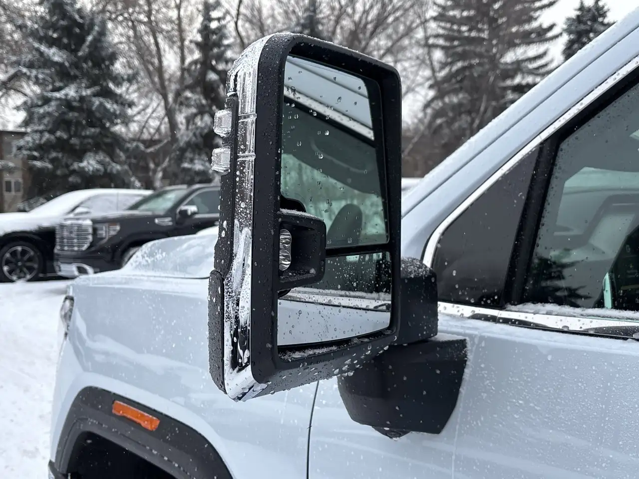 GMC Sierra 3500HD снимка GMC Sierra 3500HD