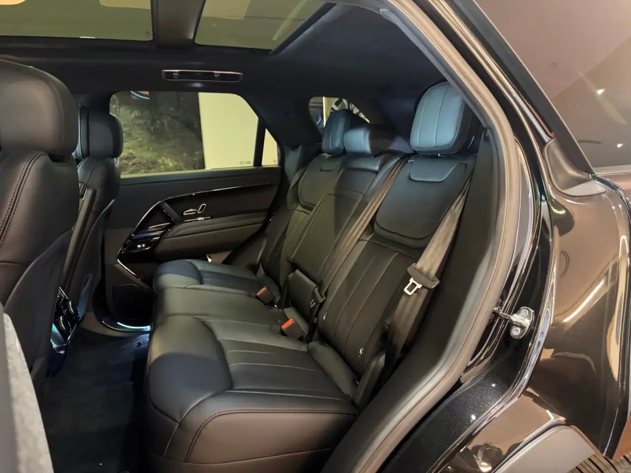 Land Rover Range Rover Sport снимка Land Rover Range Rover Sport