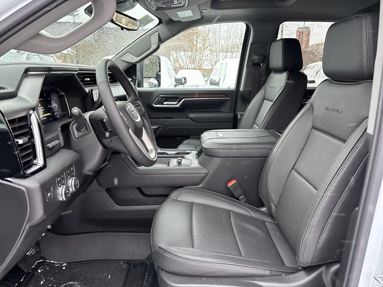 GMC Sierra 3500HD снимка GMC Sierra 3500HD