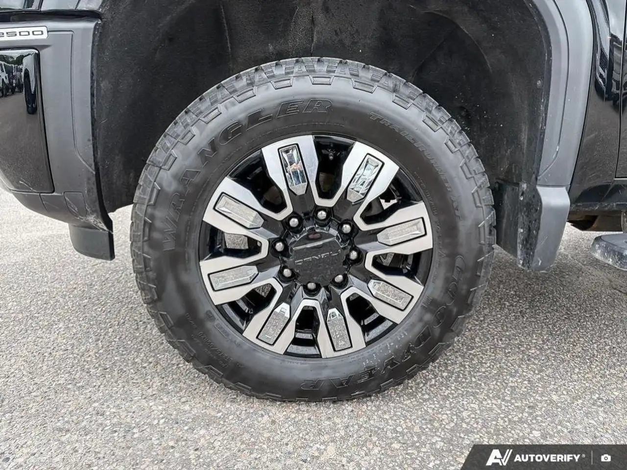GMC Sierra 2500HD снимка GMC Sierra 2500HD