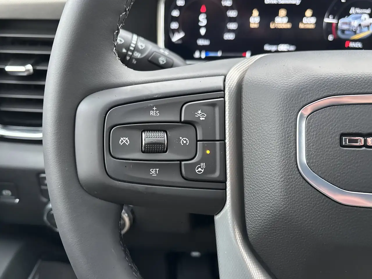 GMC Sierra 3500HD снимка GMC Sierra 3500HD