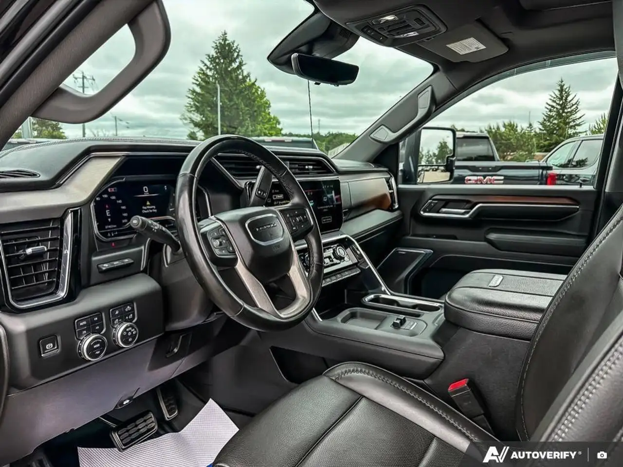 GMC Sierra 2500HD снимка GMC Sierra 2500HD