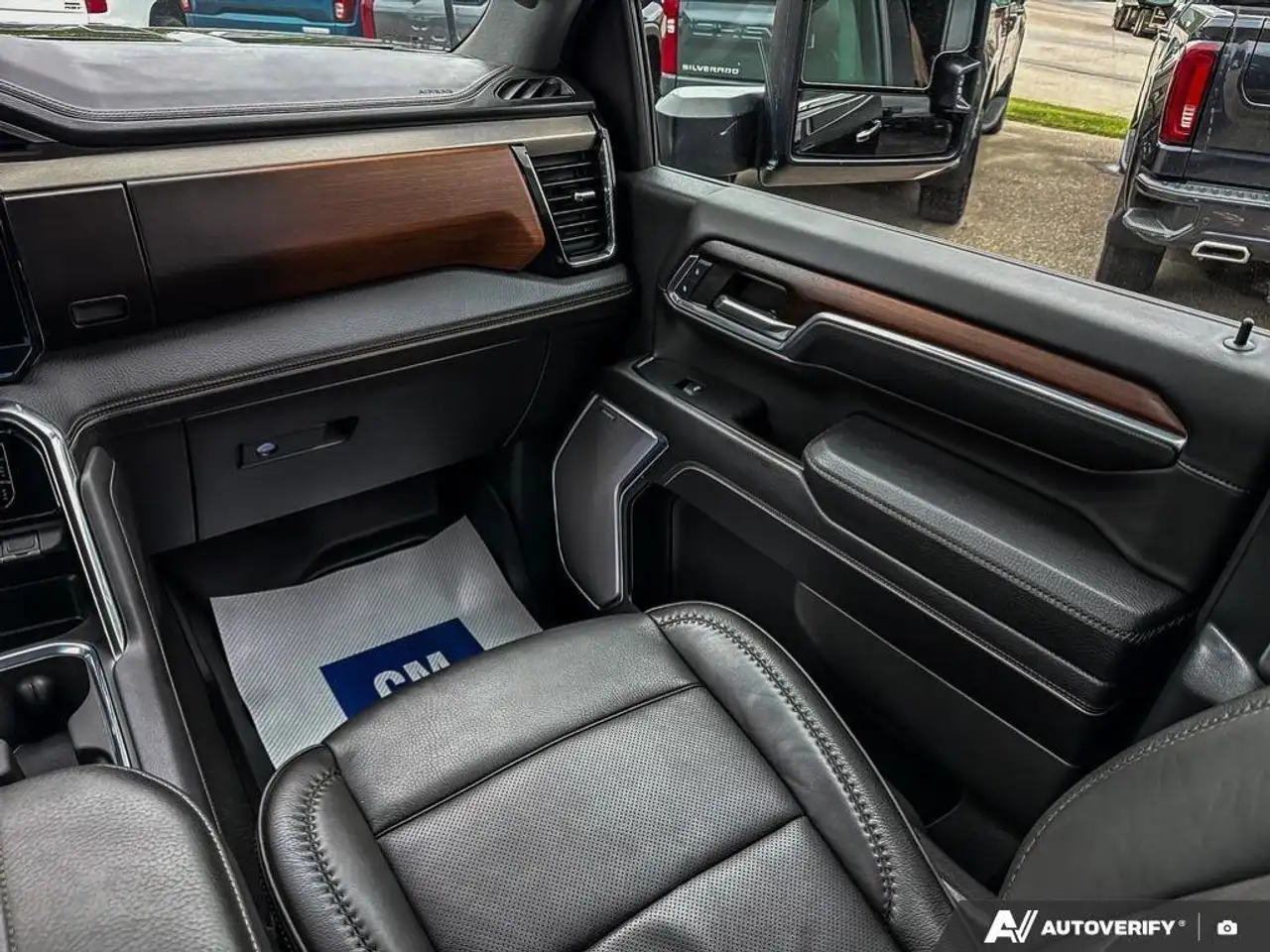 GMC Sierra 2500HD снимка GMC Sierra 2500HD