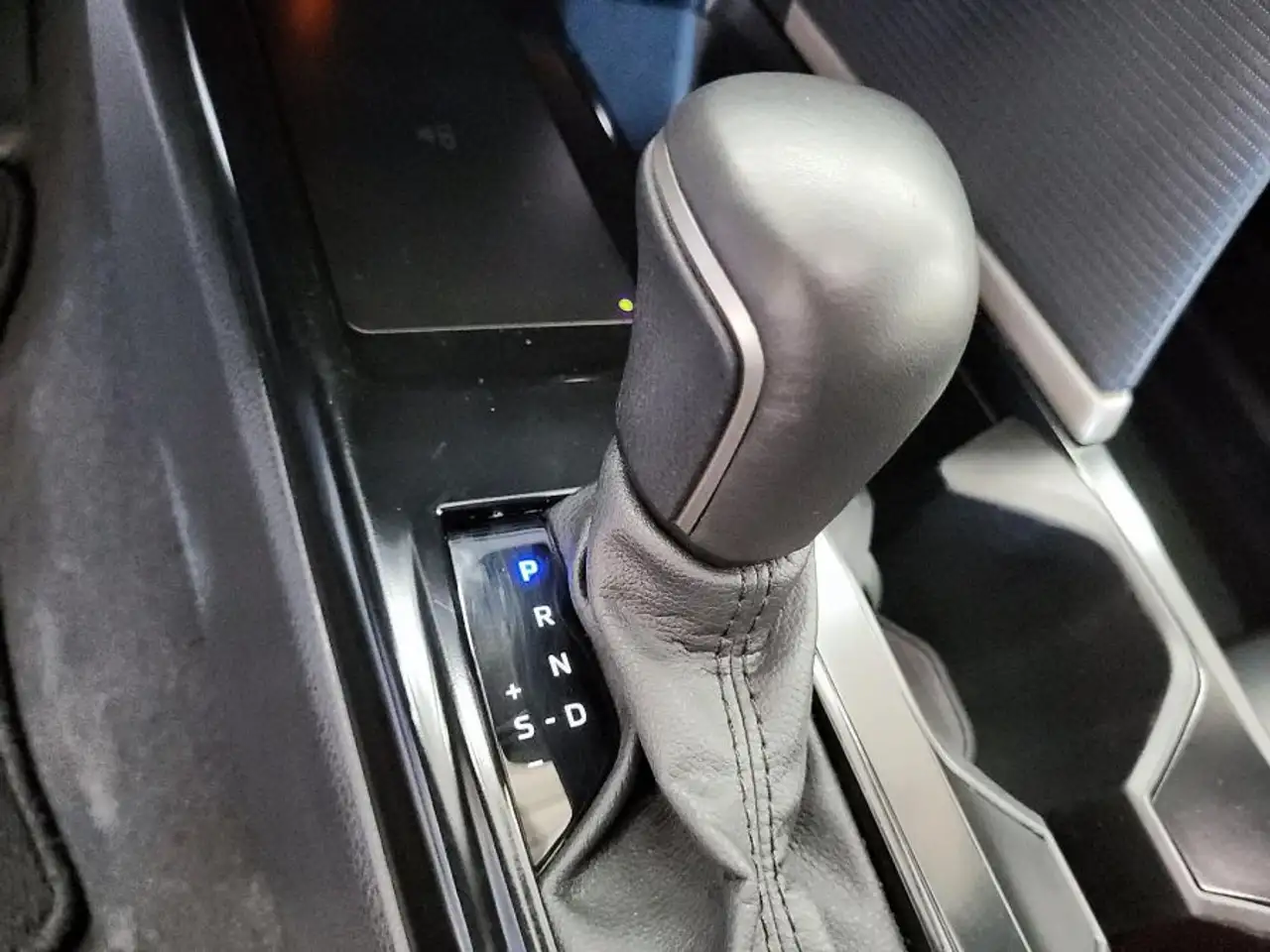 Toyota Camry снимка Toyota Camry