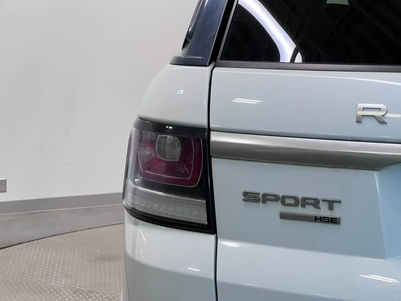 Land Rover Range Rover Sport снимка Land Rover Range Rover Sport