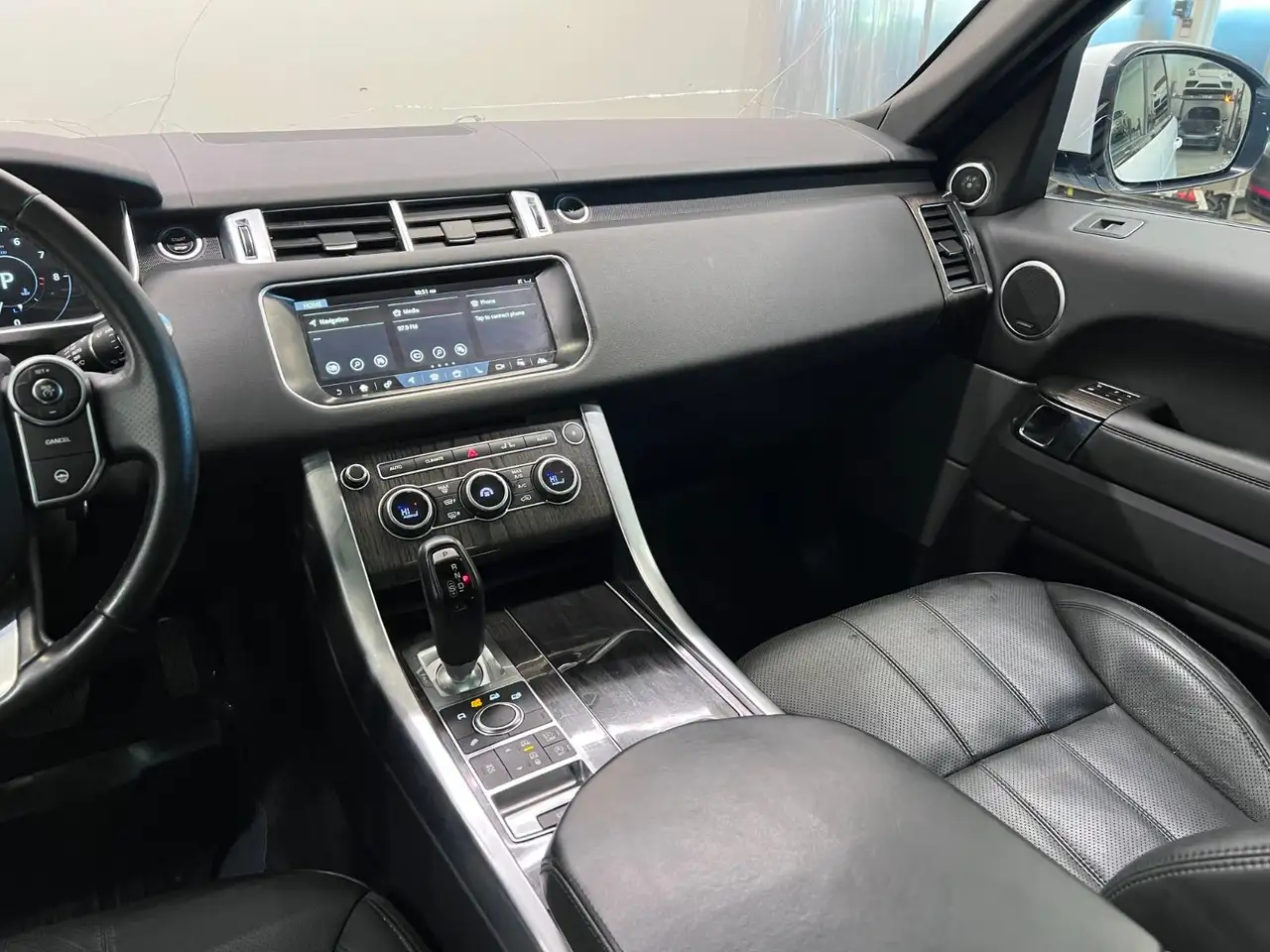 Land Rover Range Rover Sport снимка Land Rover Range Rover Sport
