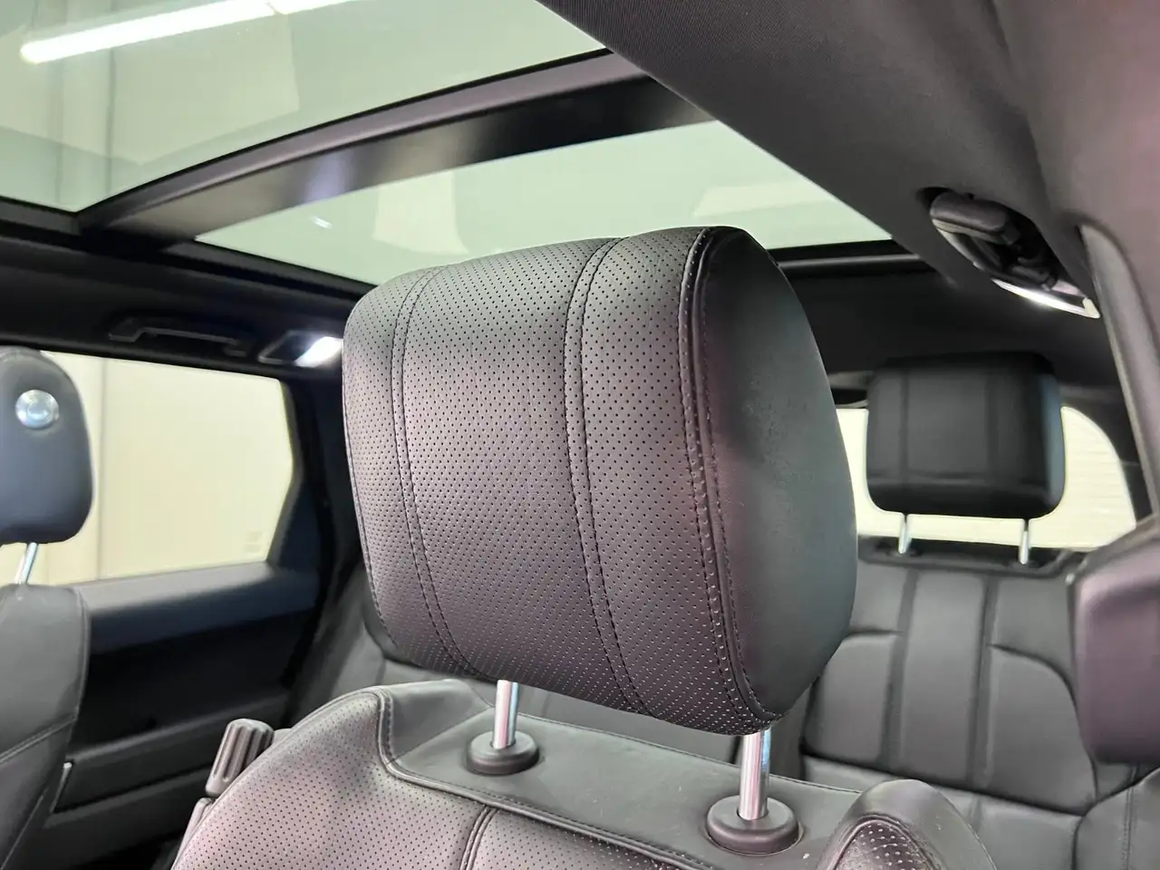 Land Rover Range Rover Sport снимка Land Rover Range Rover Sport