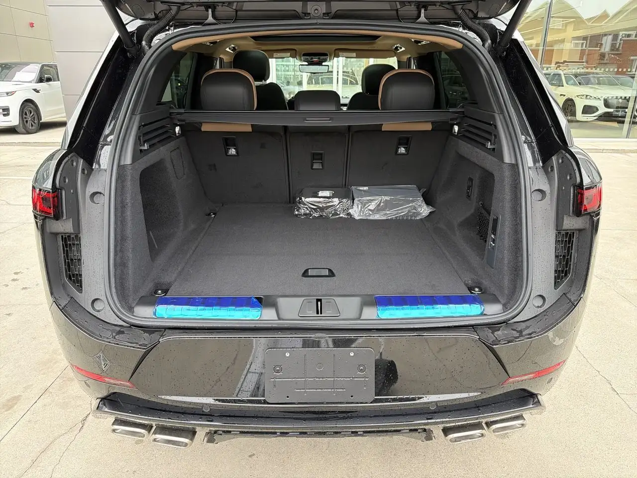 Land Rover Range Rover Sport снимка Land Rover Range Rover Sport