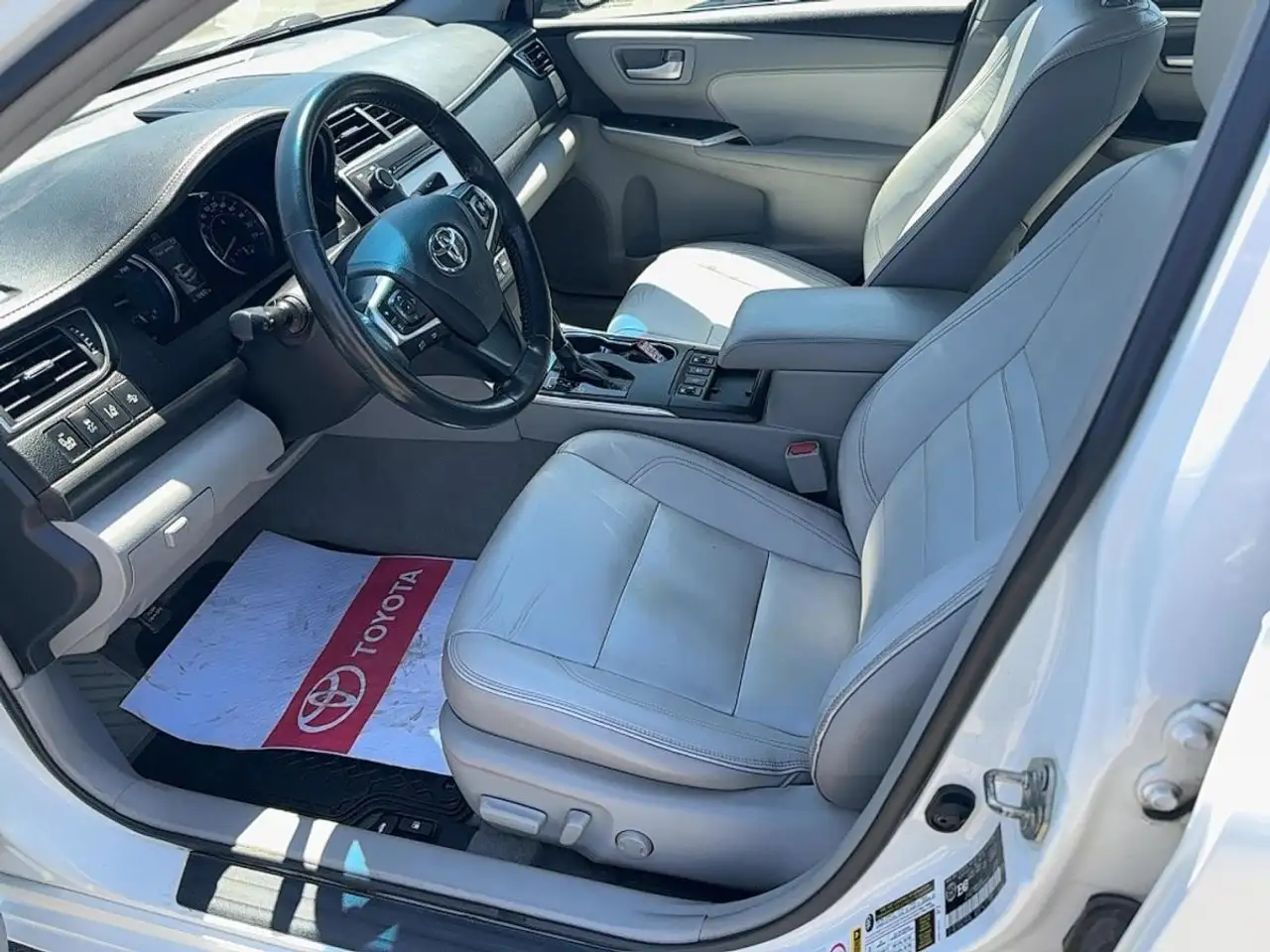 Toyota Camry снимка Toyota Camry