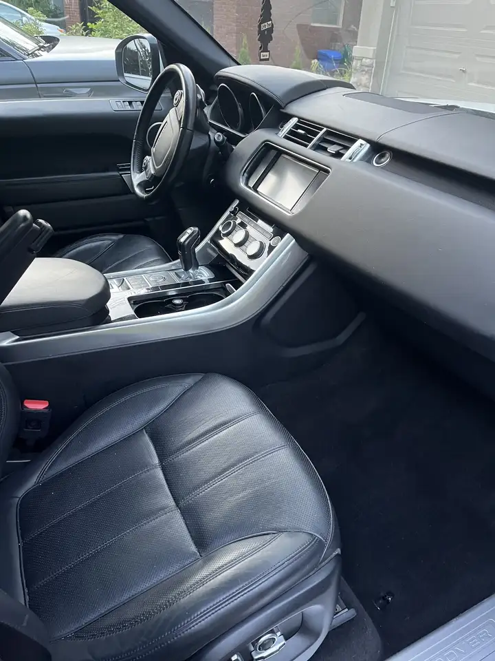 Land Rover Range Rover Sport снимка Land Rover Range Rover Sport