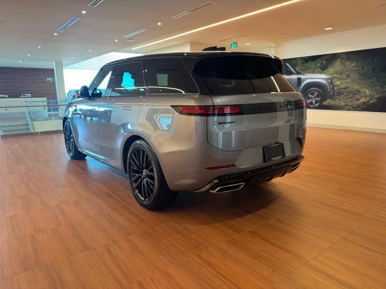 Land Rover Range Rover Sport снимка Land Rover Range Rover Sport