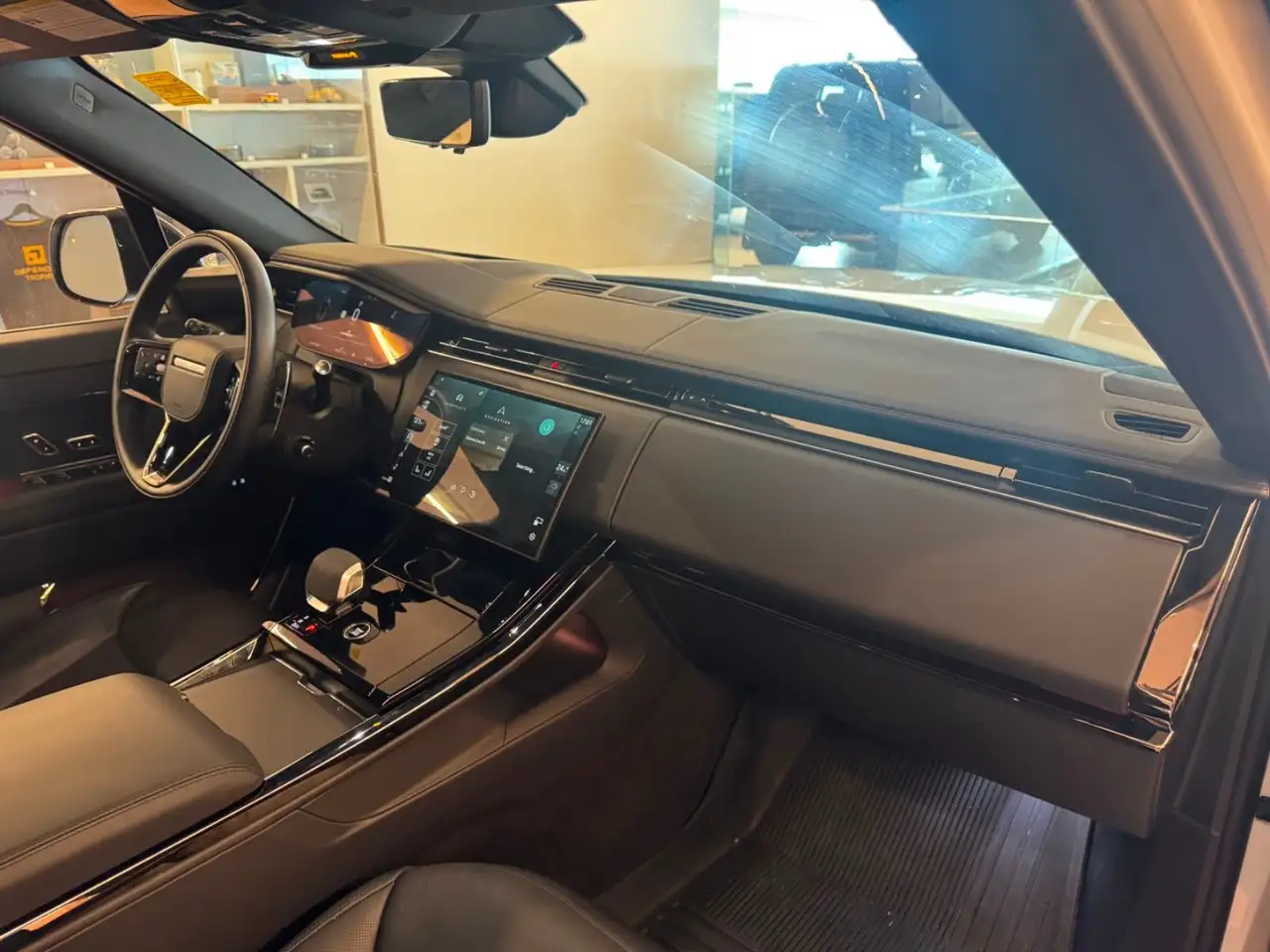 Land Rover Range Rover Sport снимка Land Rover Range Rover Sport