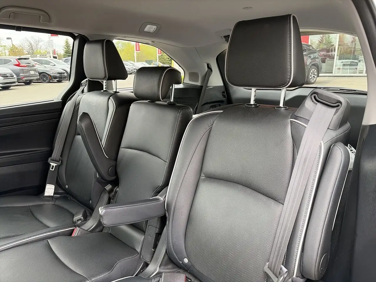 Honda Odyssey снимка Honda Odyssey