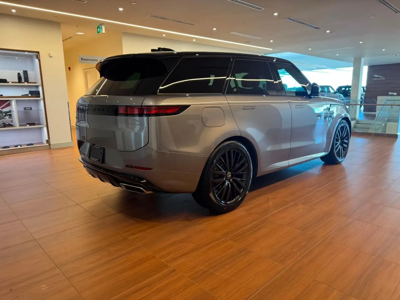 Land Rover Range Rover Sport снимка Land Rover Range Rover Sport