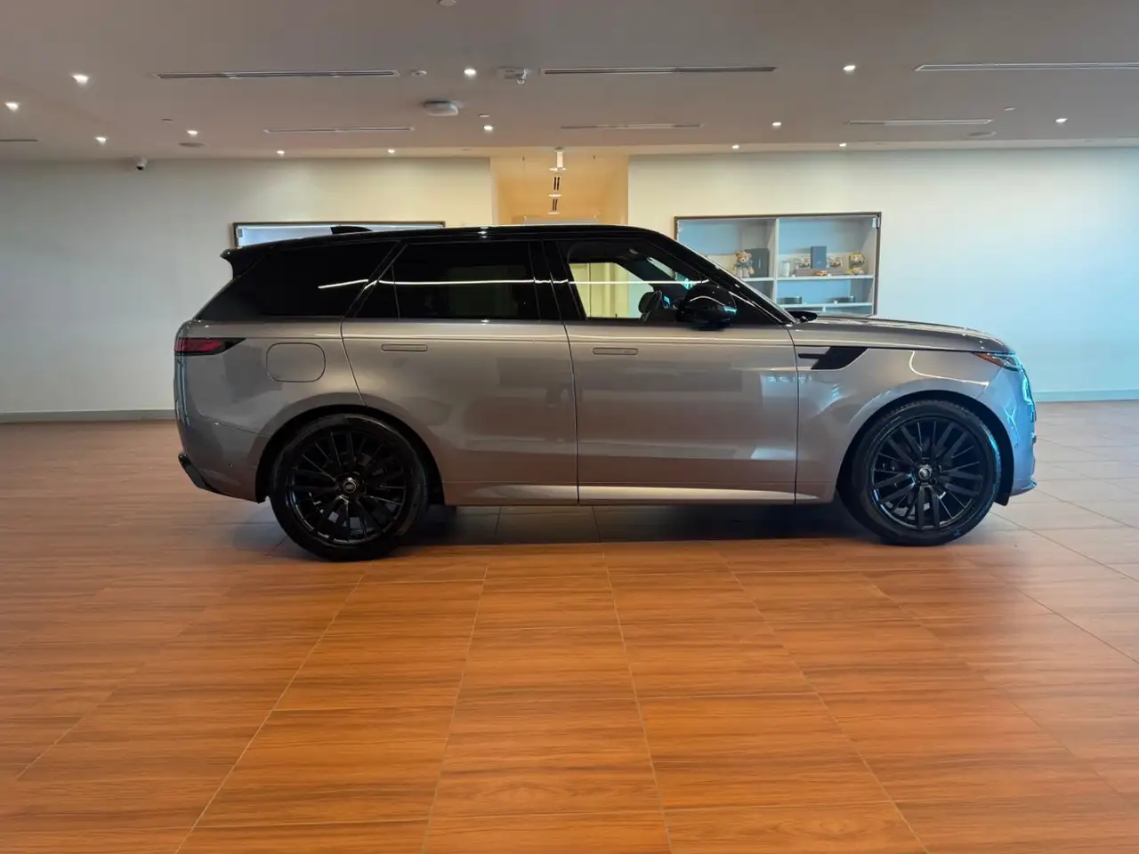 Land Rover Range Rover Sport снимка Land Rover Range Rover Sport