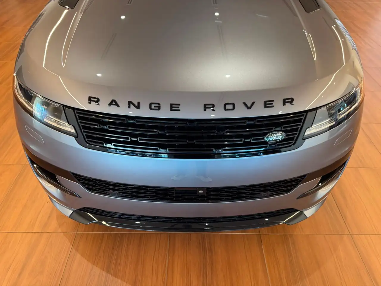 Land Rover Range Rover Sport снимка Land Rover Range Rover Sport