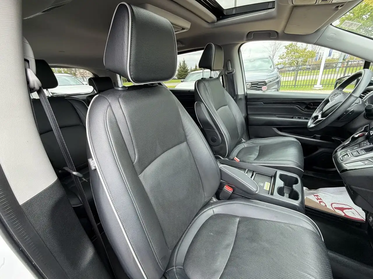 Honda Odyssey снимка Honda Odyssey