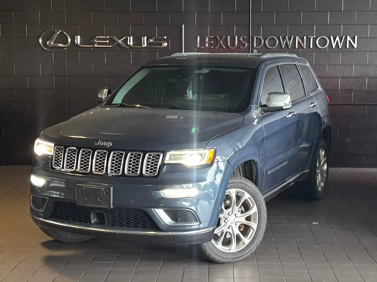 Jeep Grand Cherokee снимка Jeep Grand Cherokee
