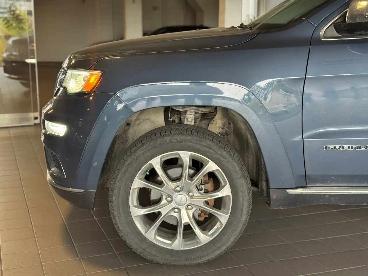 Jeep Grand Cherokee снимка Jeep Grand Cherokee