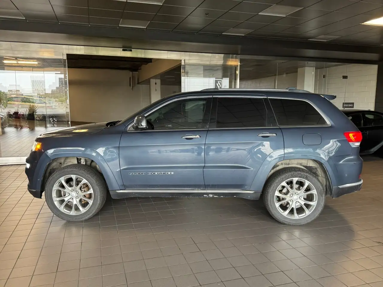 Jeep Grand Cherokee снимка Jeep Grand Cherokee