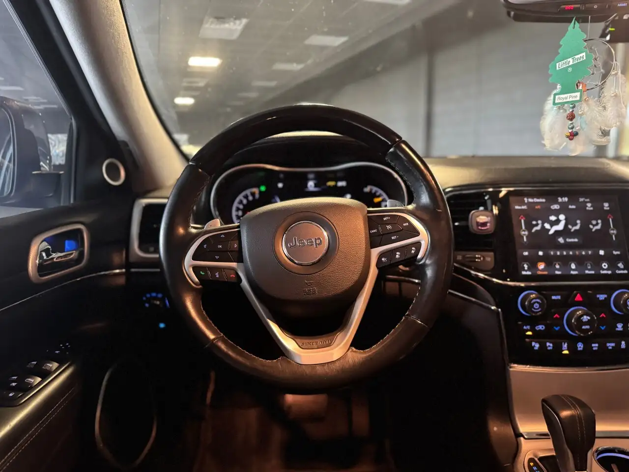 Jeep Grand Cherokee снимка Jeep Grand Cherokee