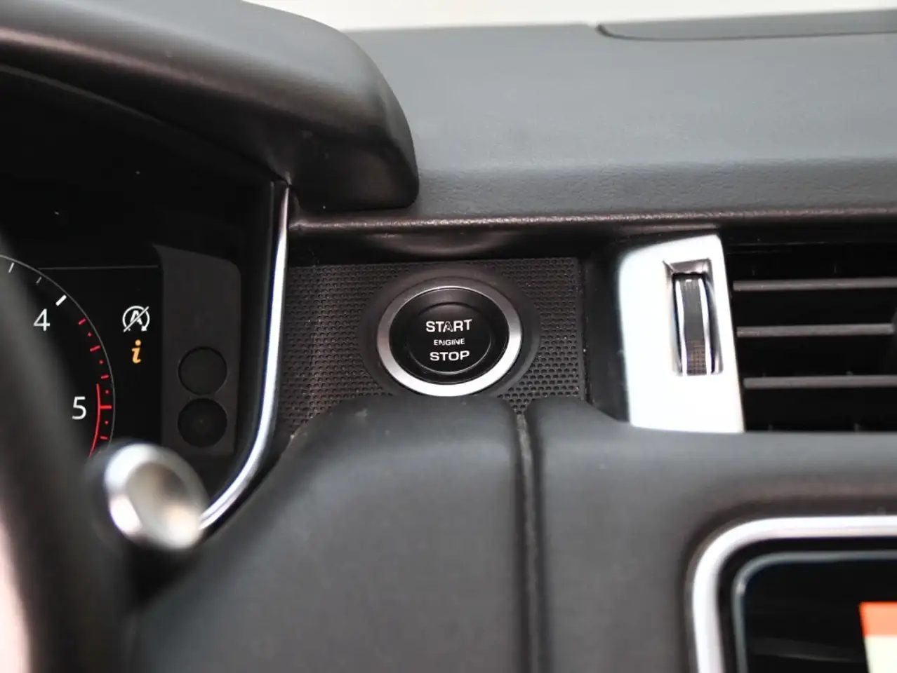 Land Rover Range Rover Sport снимка Land Rover Range Rover Sport