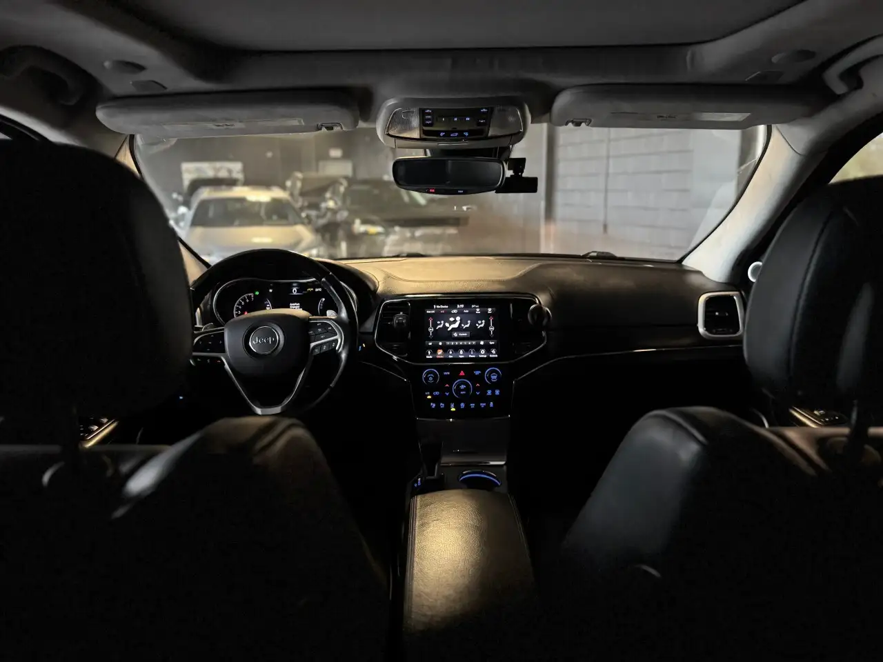 Jeep Grand Cherokee снимка Jeep Grand Cherokee