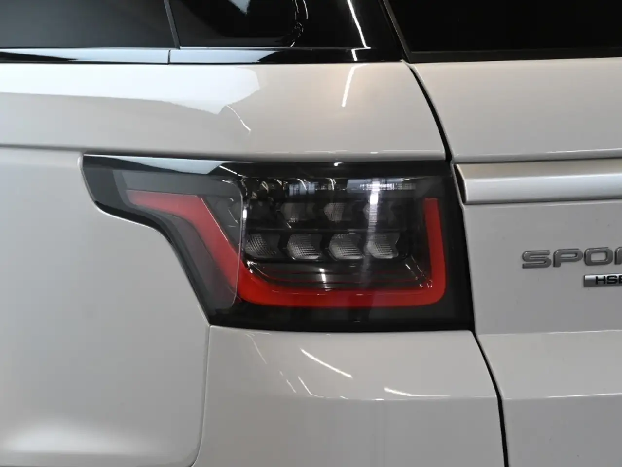 Land Rover Range Rover Sport снимка Land Rover Range Rover Sport