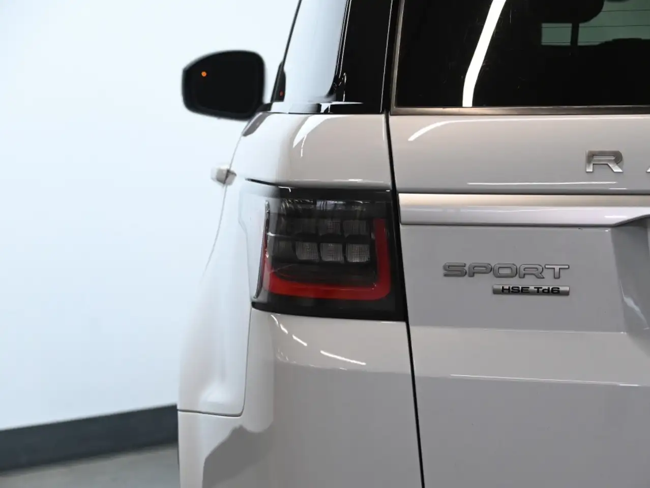 Land Rover Range Rover Sport снимка Land Rover Range Rover Sport