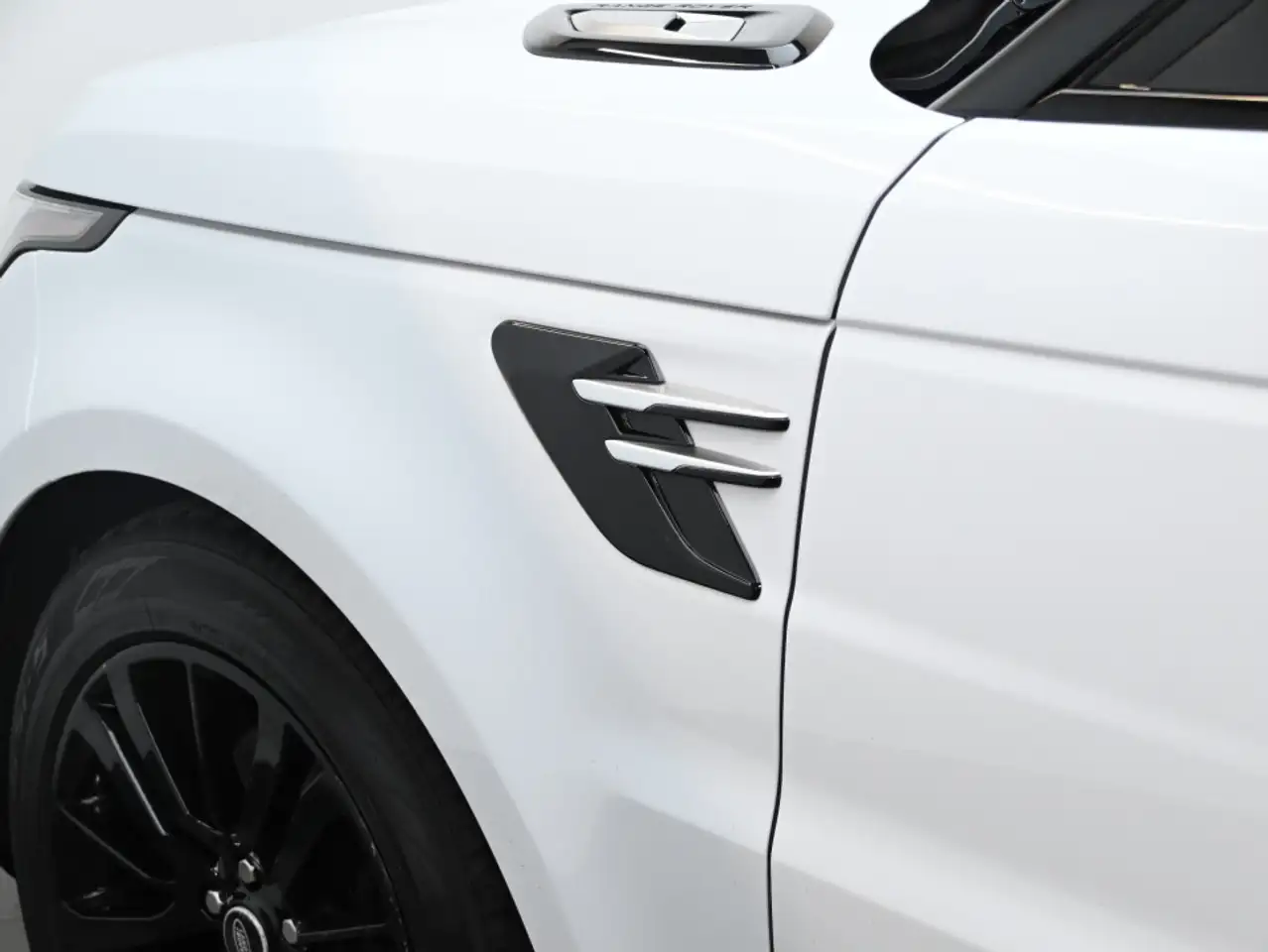 Land Rover Range Rover Sport снимка Land Rover Range Rover Sport