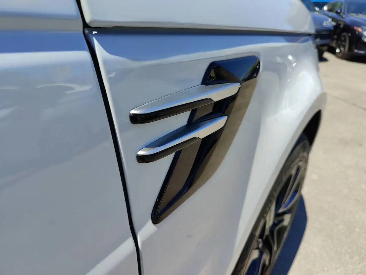 Land Rover Range Rover Sport photo Land Rover Range Rover Sport