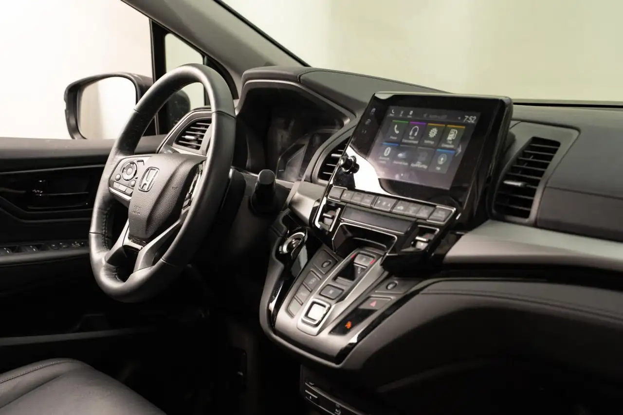 Honda Odyssey снимка Honda Odyssey