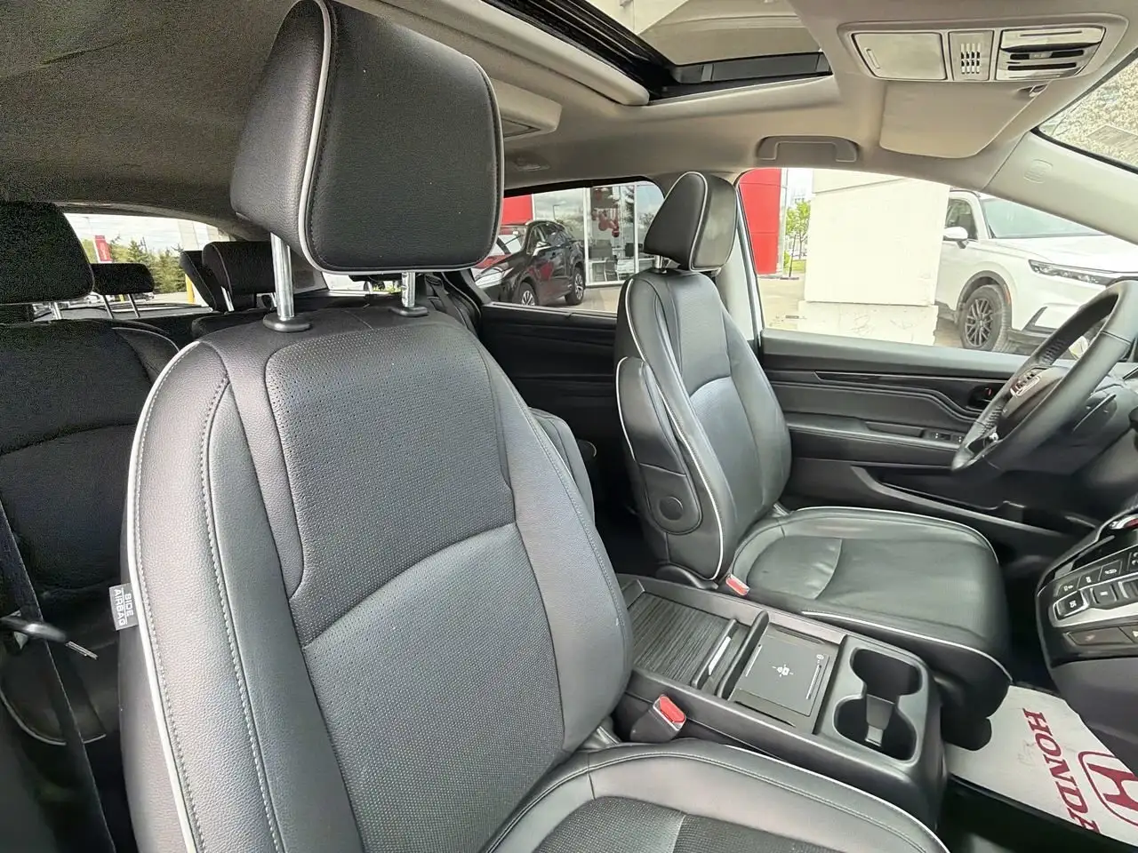 Honda Odyssey снимка Honda Odyssey