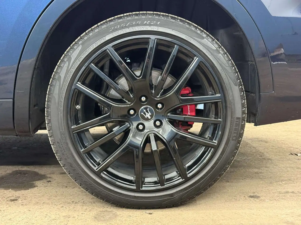 Maserati Levante снимка Maserati Levante