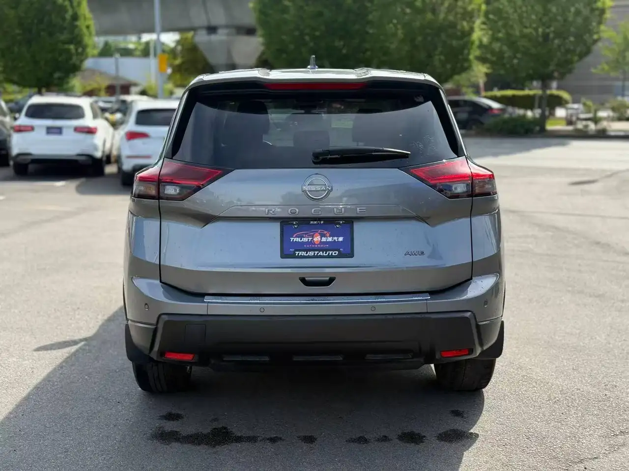 Nissan Rogue fotografie Nissan Rogue