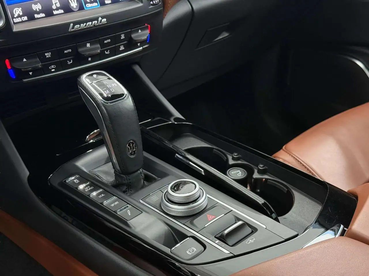 Maserati Levante снимка Maserati Levante