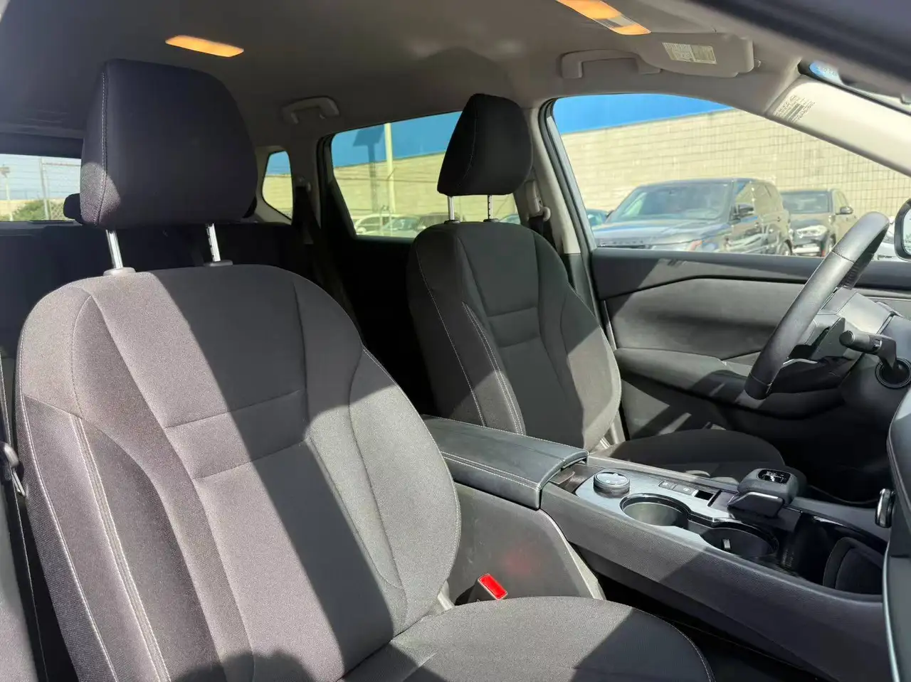Nissan Rogue fotografie Nissan Rogue