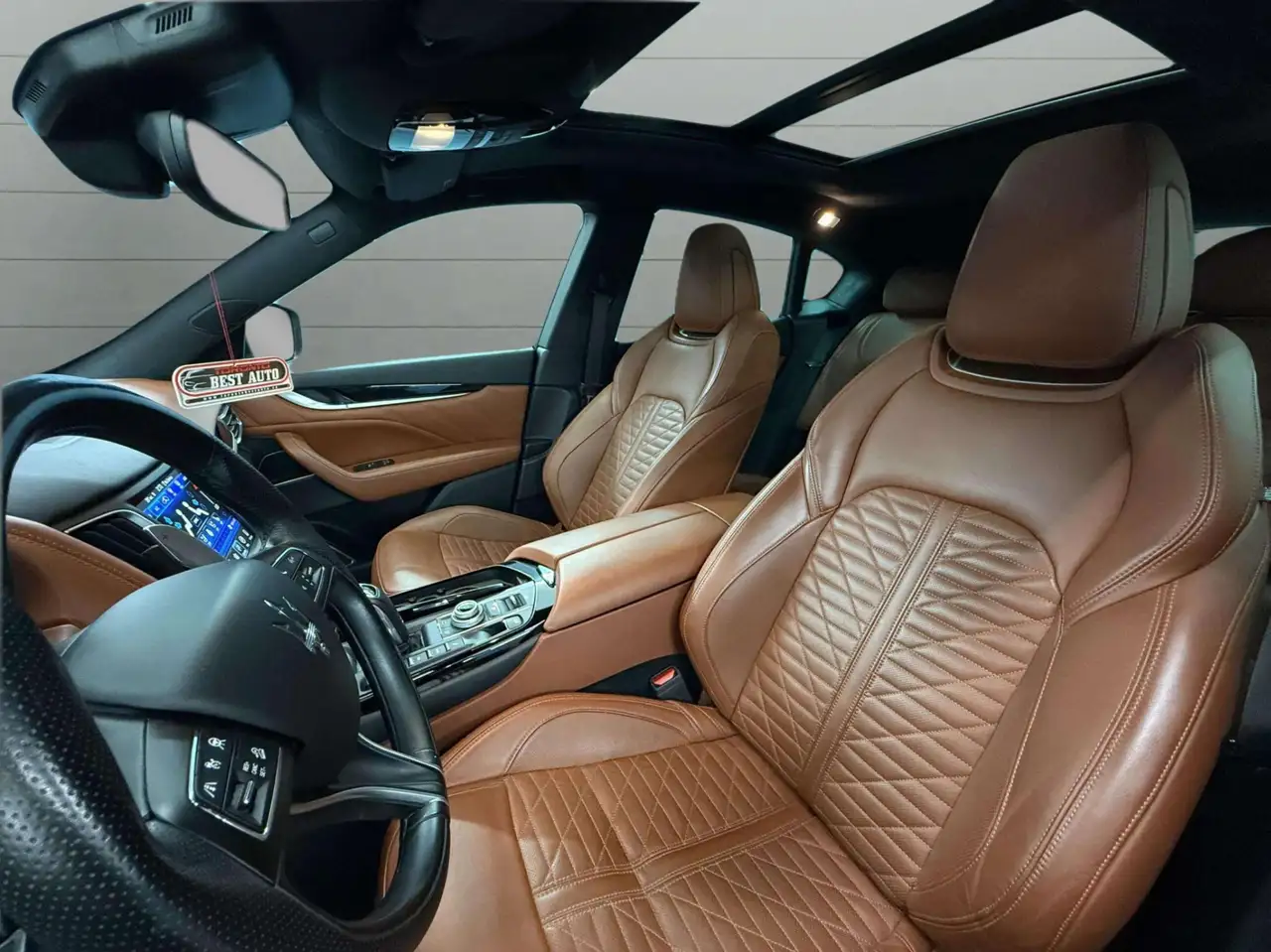 Maserati Levante снимка Maserati Levante