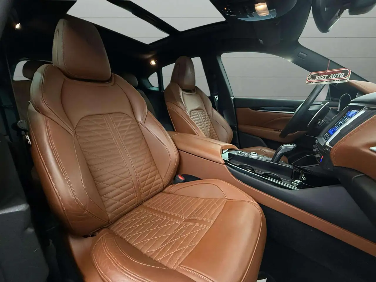 Maserati Levante снимка Maserati Levante