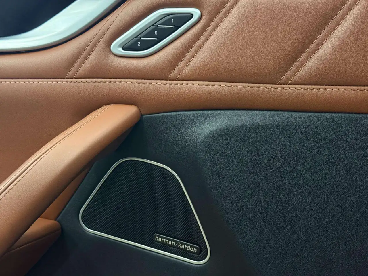 Maserati Levante снимка Maserati Levante