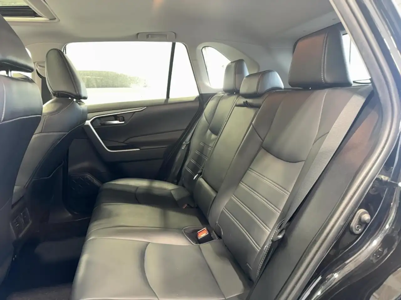 Toyota RAV 4 снимка Toyota RAV 4