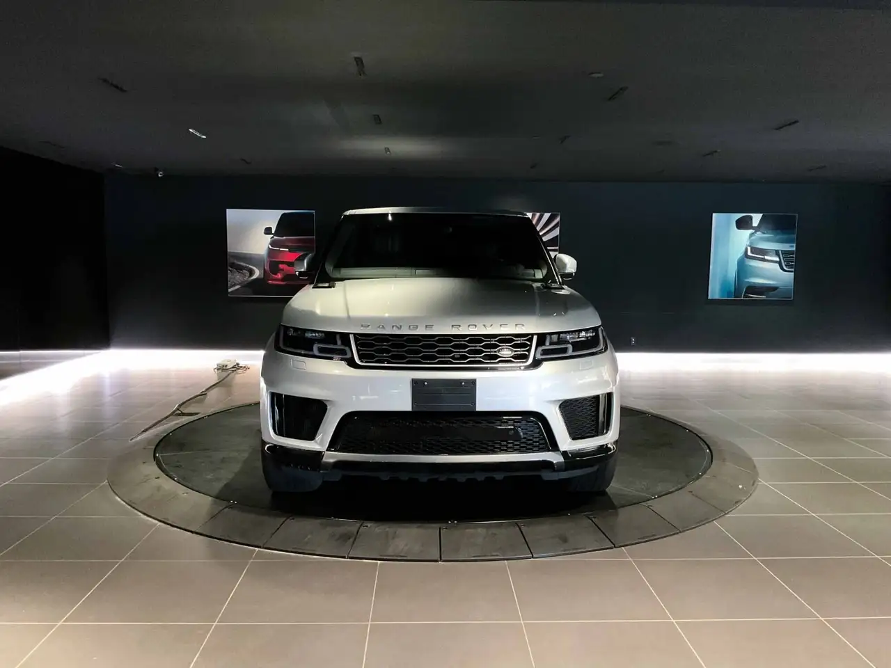 Land Rover Range Rover Sport снимка Land Rover Range Rover Sport